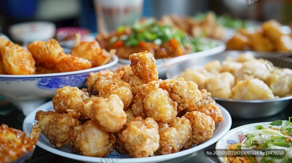 多樣油炸美食誘人呈現(xiàn)