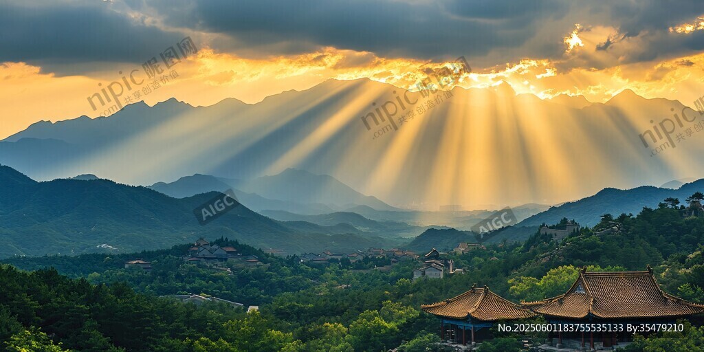 山間晨光灑古建