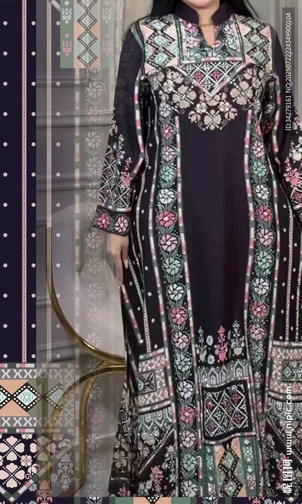 精美刺繡長款民族風(fēng)服飾