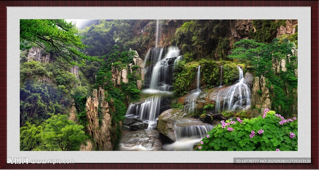山間秀麗瀑布景觀