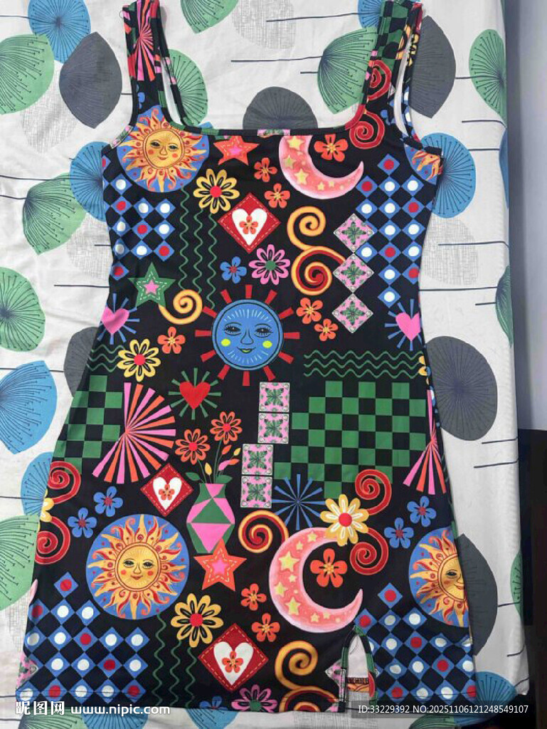 多彩幾何與奇幻圖案組合圖片