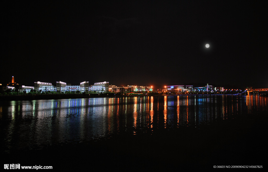 梅州东山教育基地夜景