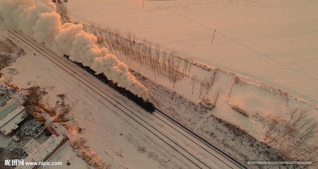 航拍北方雪后的蒸汽机车高清素材