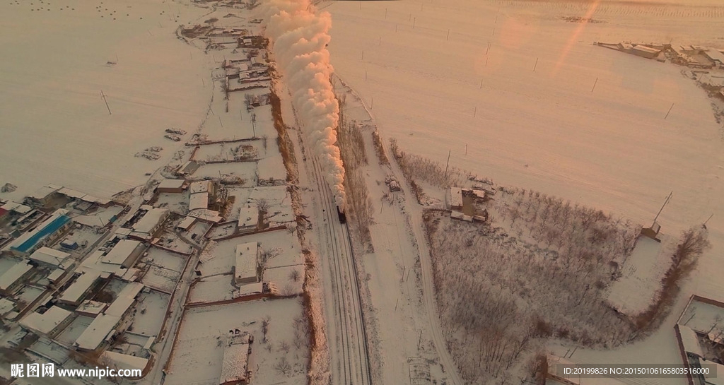 航拍北方雪后的蒸汽机车高清素材