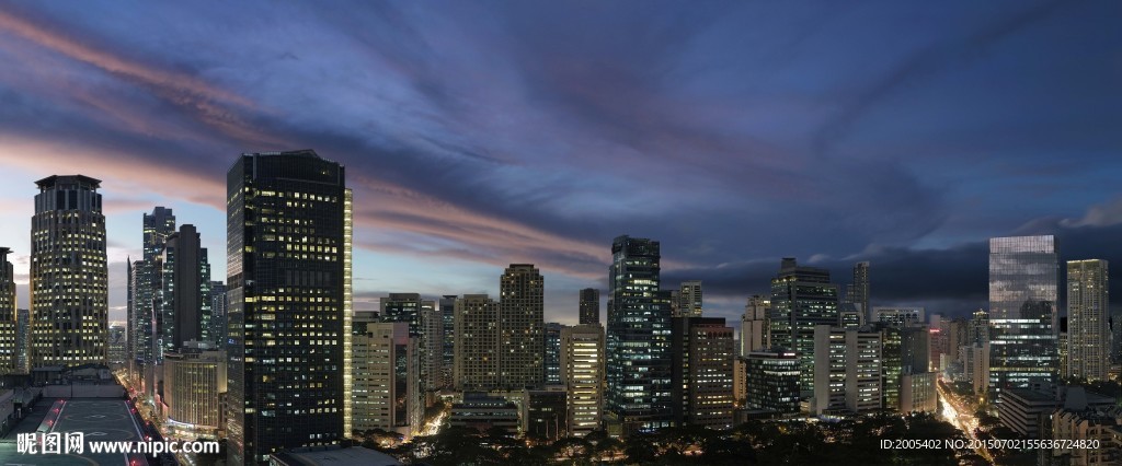 建筑群夕阳外景