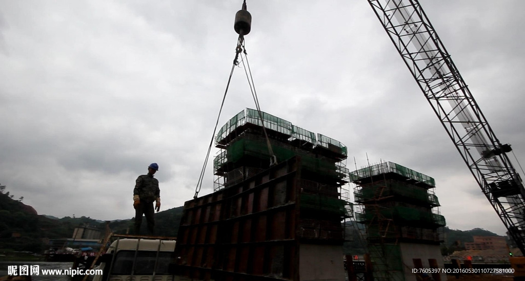 中铁铁建钢栈桥桩基桥墩吊车钢板