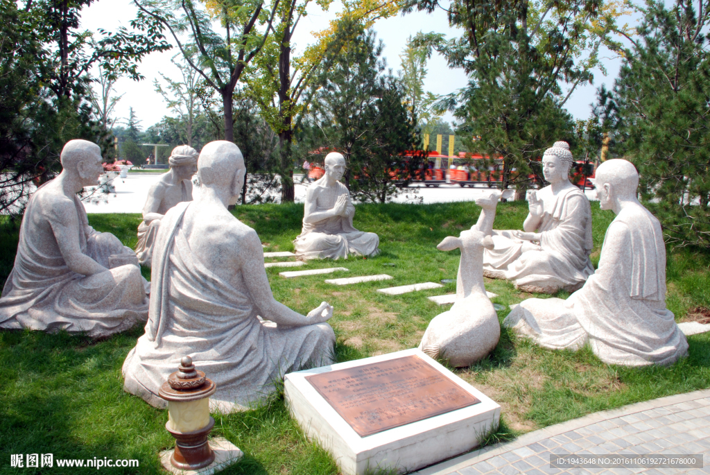 法门寺鹿野苑初转法轮雕塑