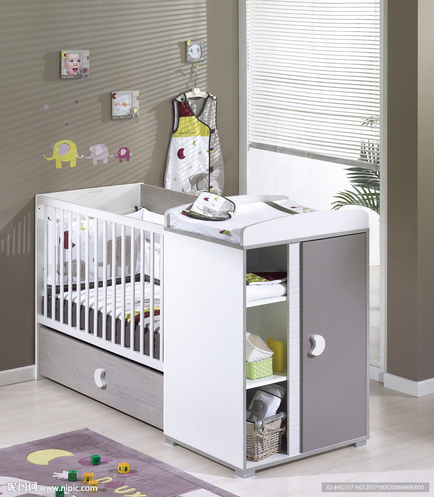 婴儿床