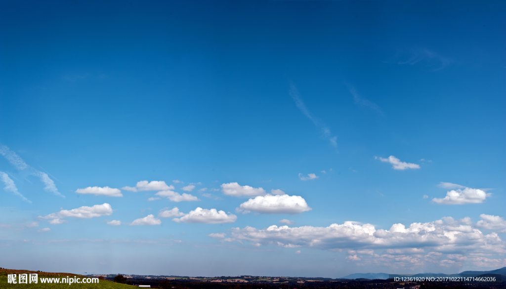 巨幅蓝天白云