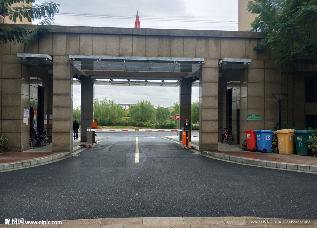 小区车牌识别一进一出效果图