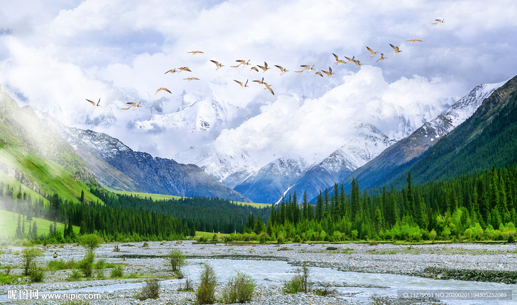 迷雾山水风景画