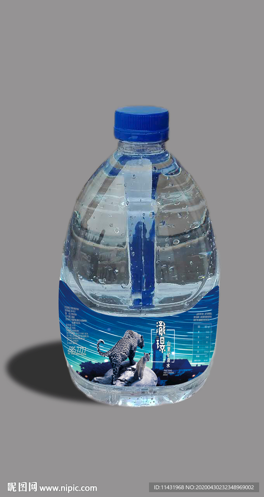 矿泉水展示效果图