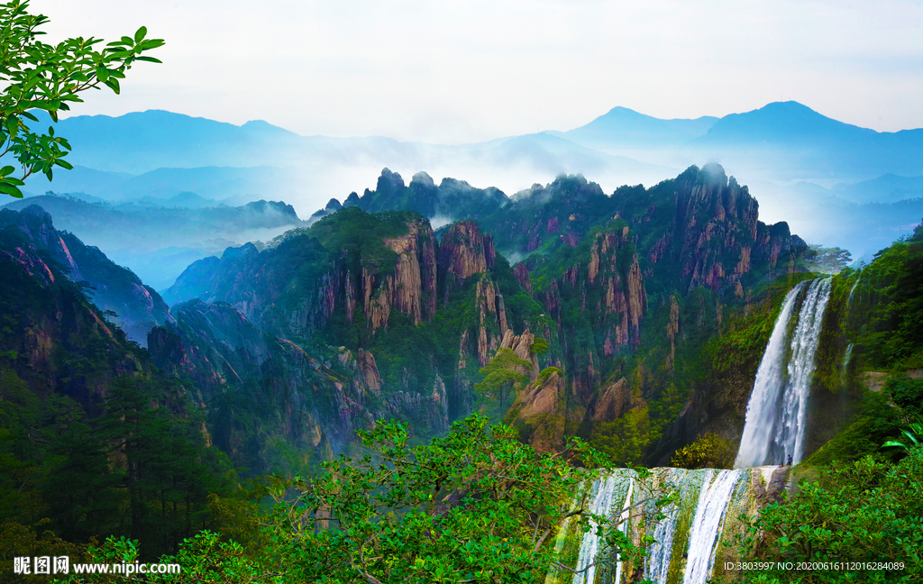 高山流水 山水画