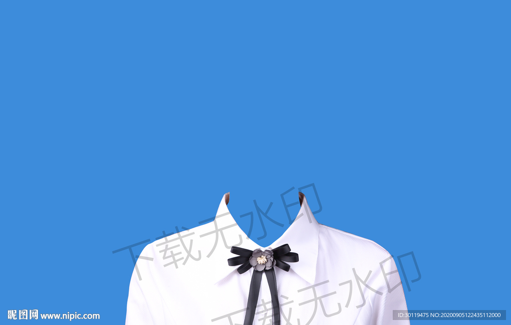 女性白衬衫