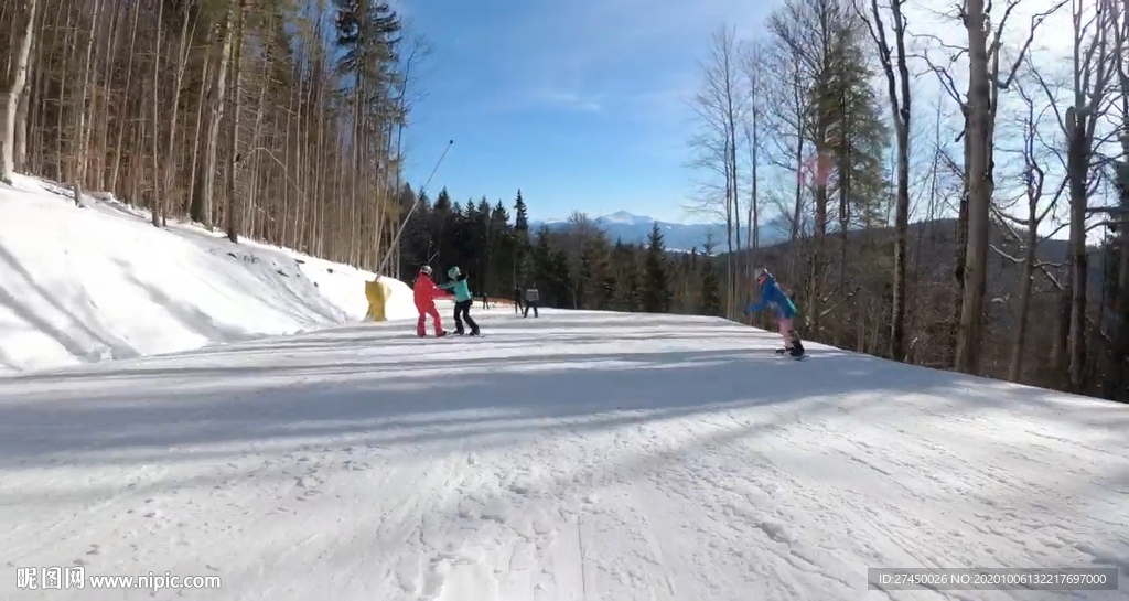 滑雪滑雪道雪地