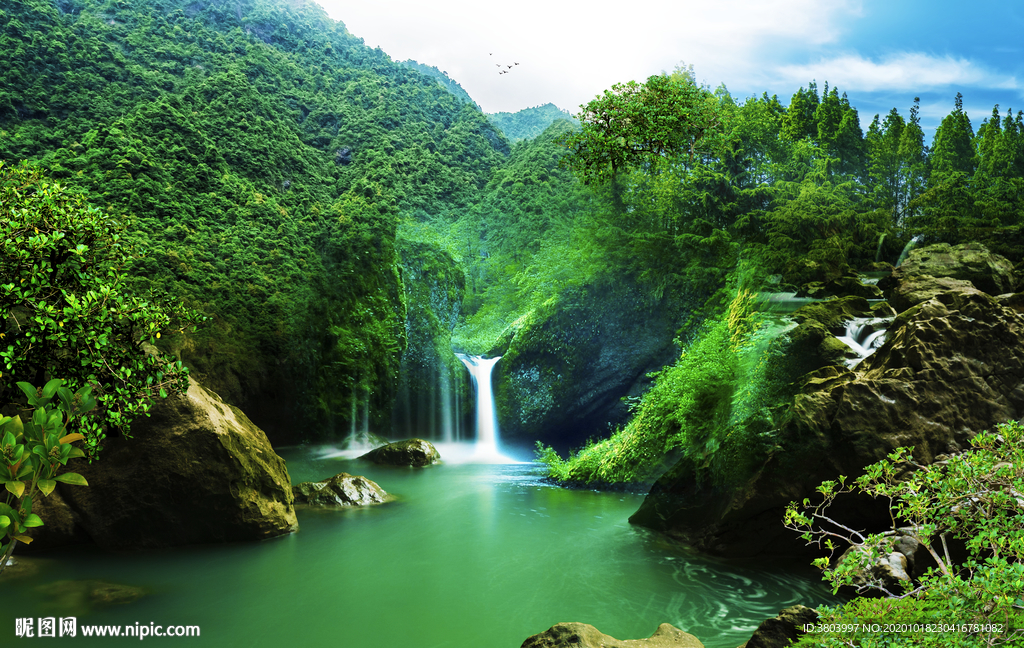富水长流 山水画
