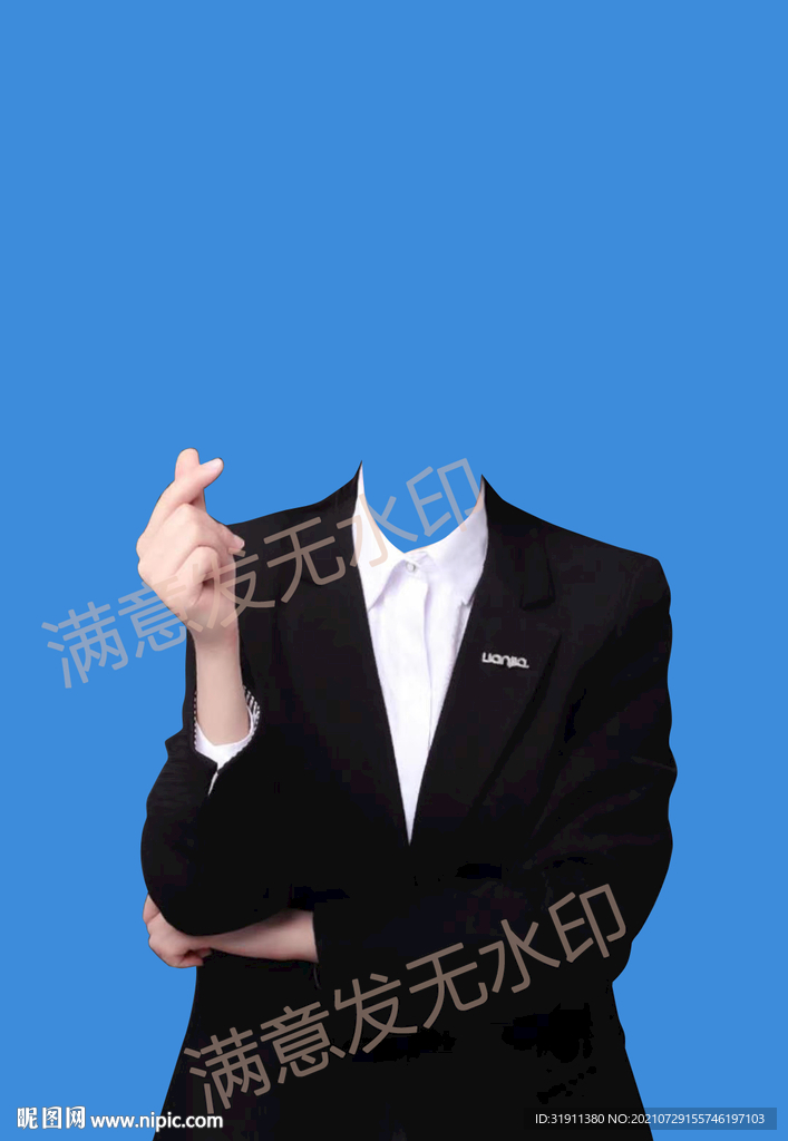 女性黑色西装