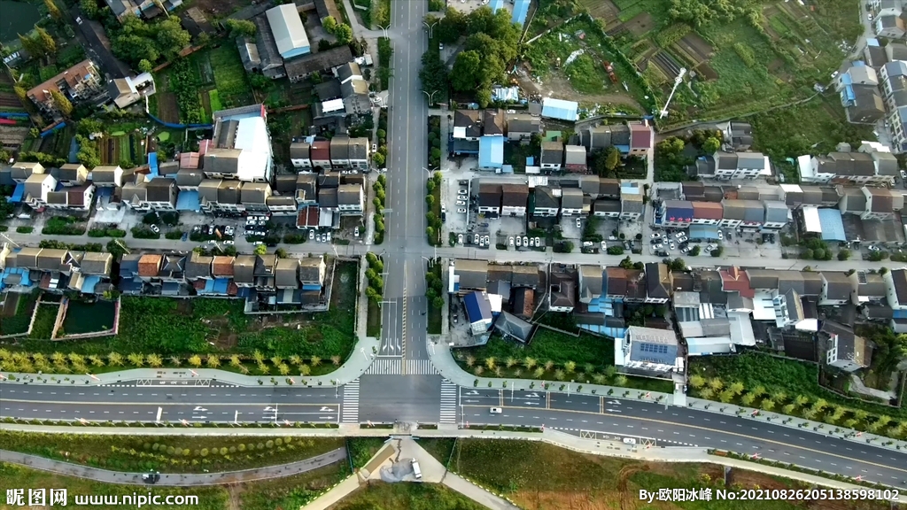 航拍丁字路口