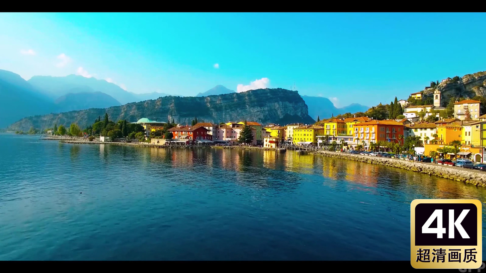 北欧湖边小镇风景