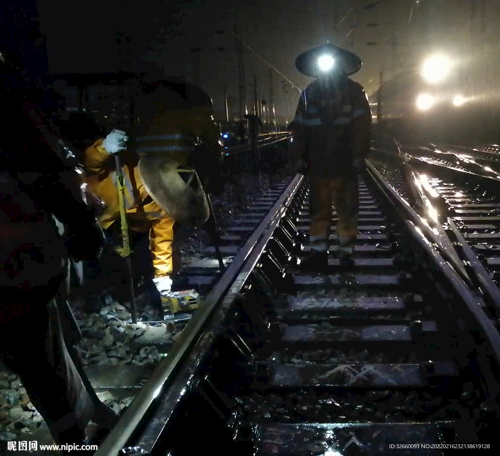 铁路工务线路天窗下雨上夜班施工