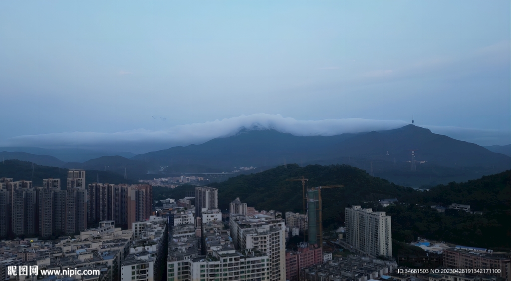 云朵转夜晚延时摄影素材