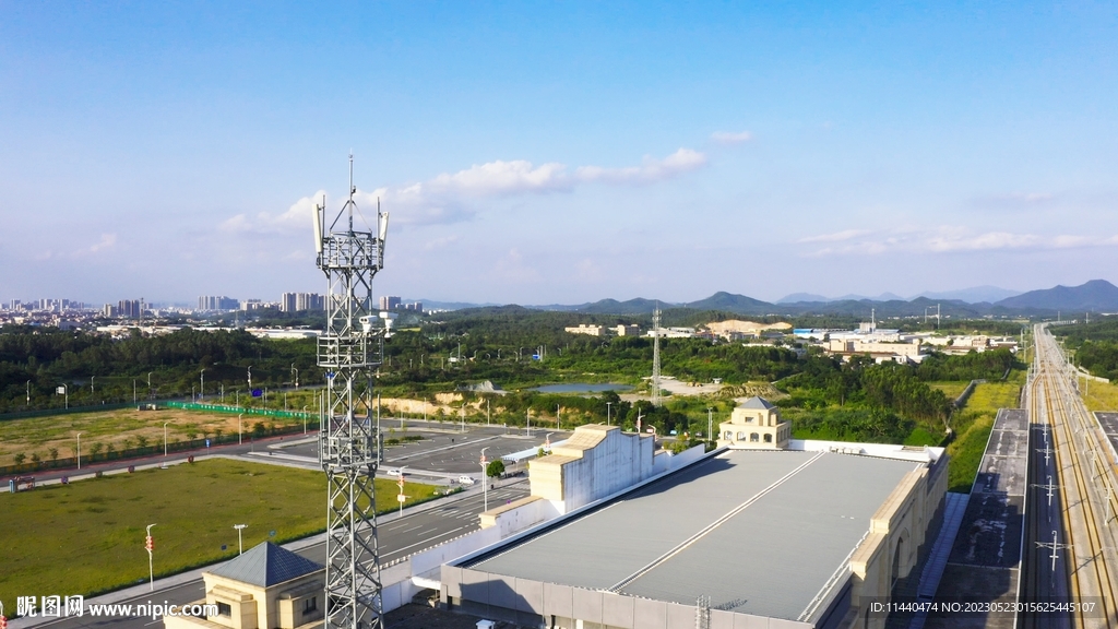 高铁信号塔