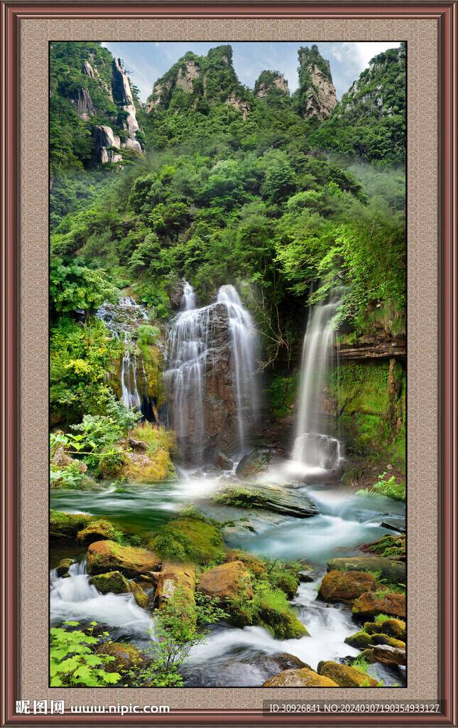 客厅山水画 