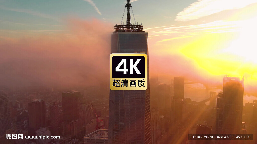 夕阳下海滨城镇建筑群