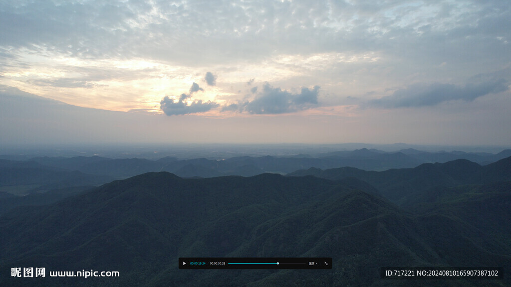 晚霞青山美景