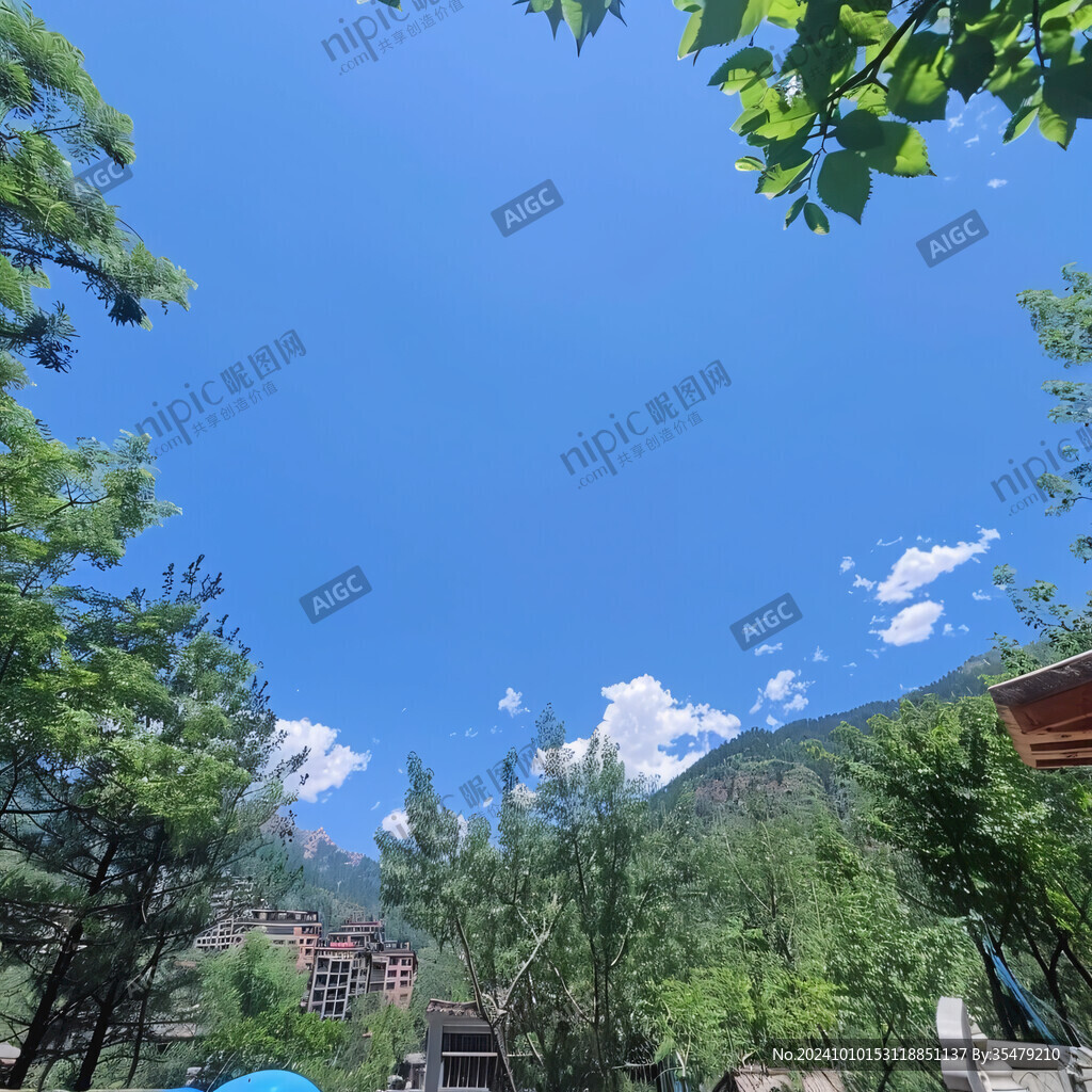 蓝天白云高山绿树