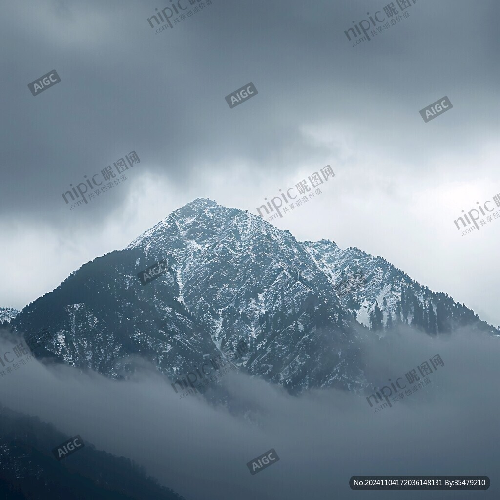 雪峰朦胧