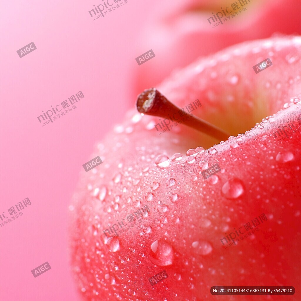 红色带露珠苹果