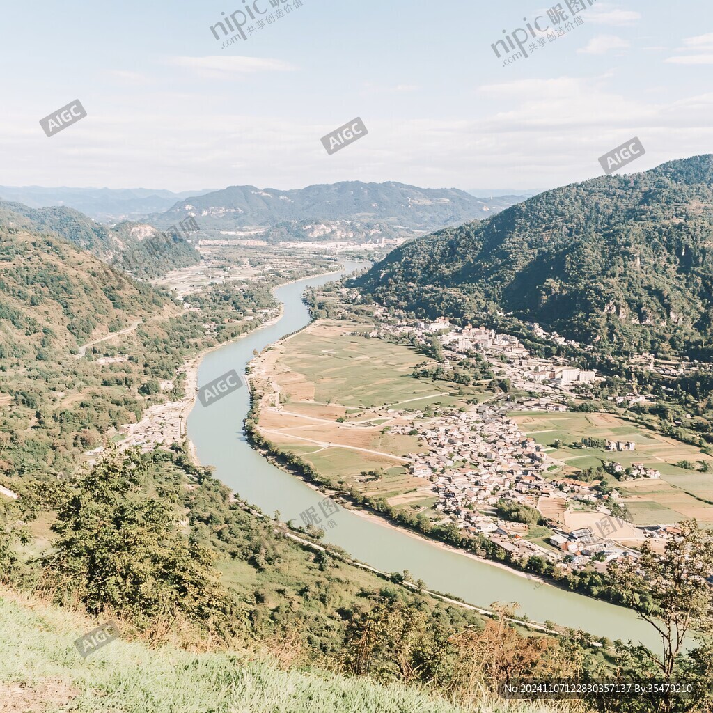 澜沧江峡谷秋色