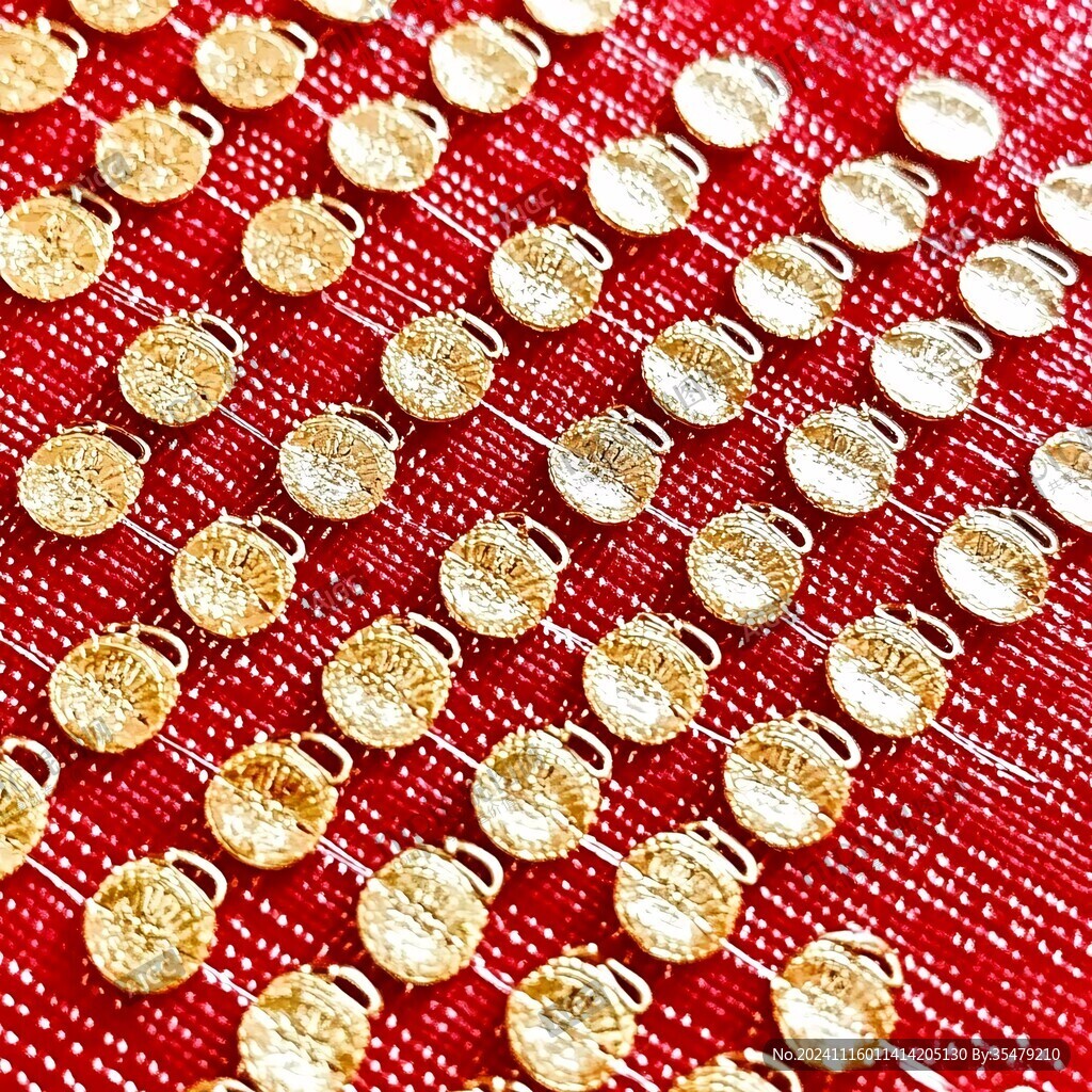 金扣饰片