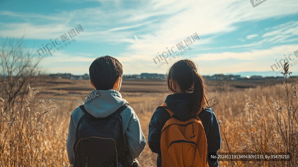 兄妹背影