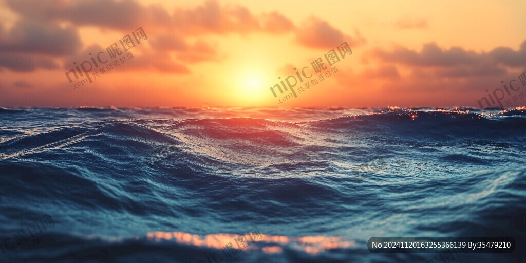 日出波光海面