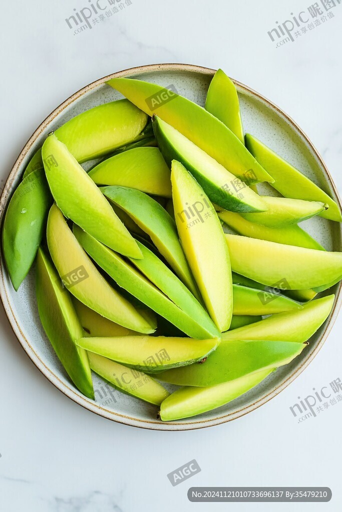 新鲜绿色豆科食材