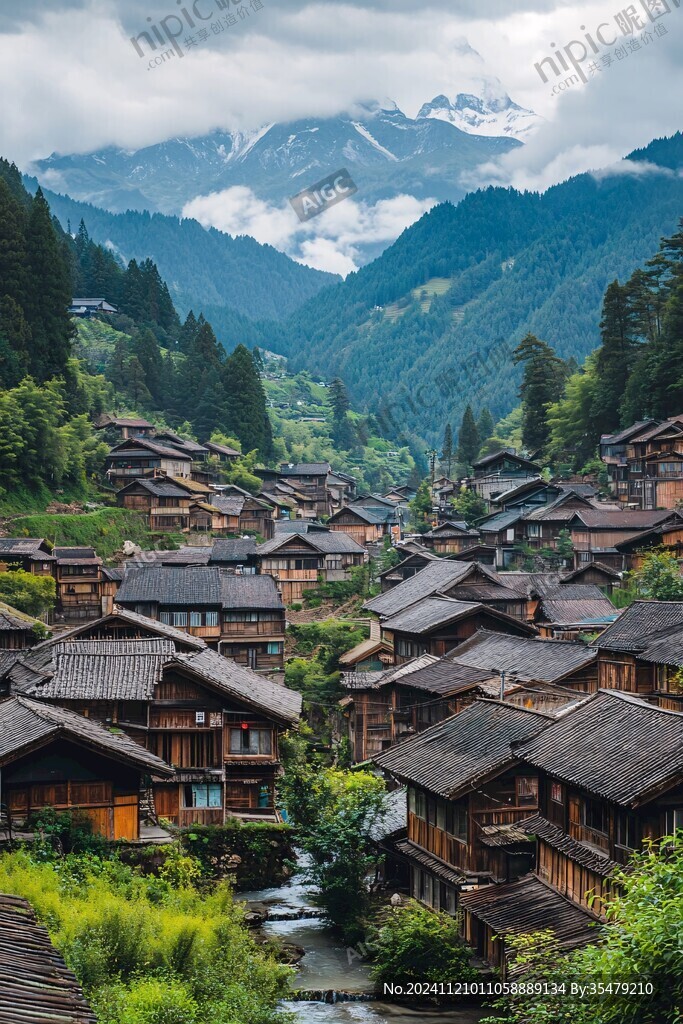 吊脚楼山居村落