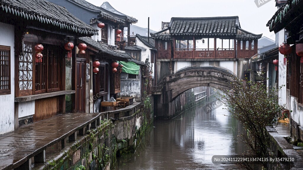 雨天古镇河道