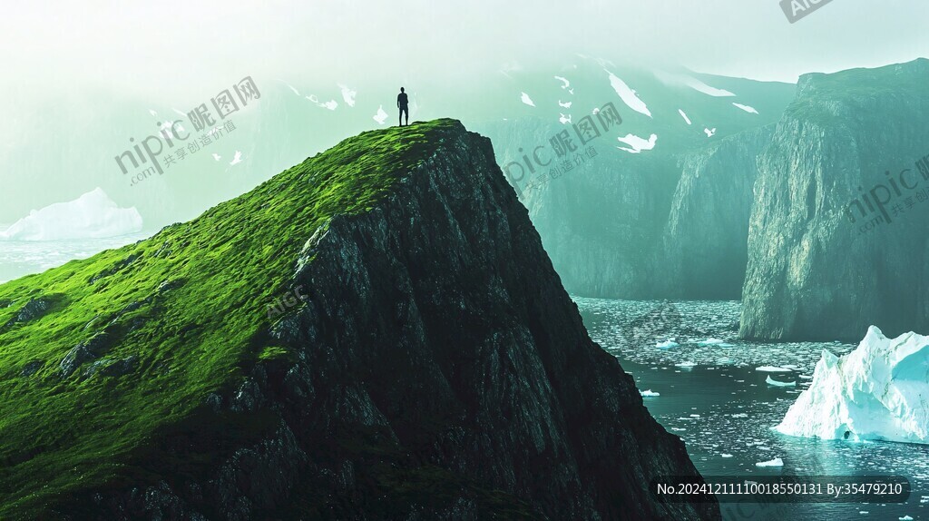 站在山峰的人