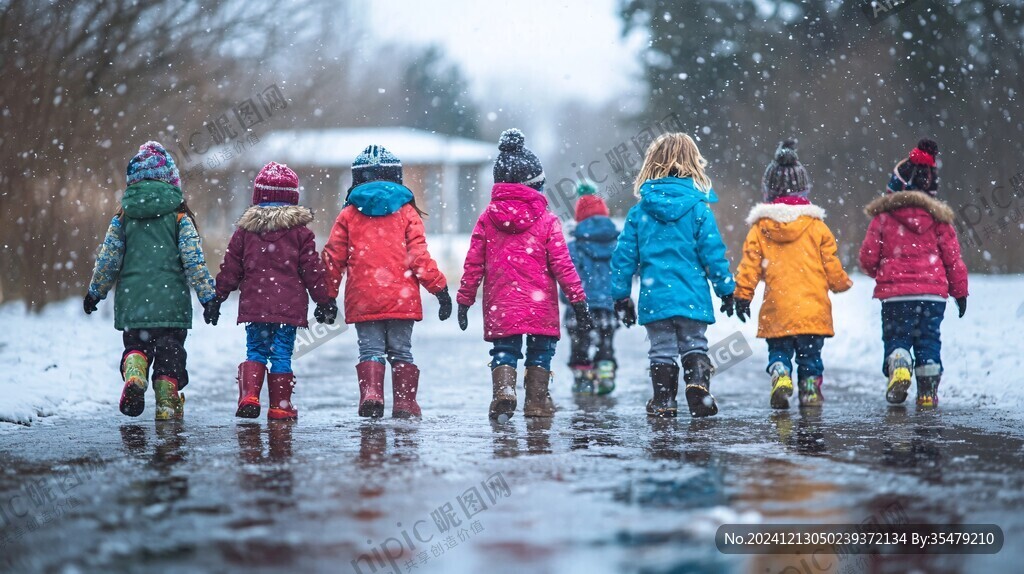 课间玩雪