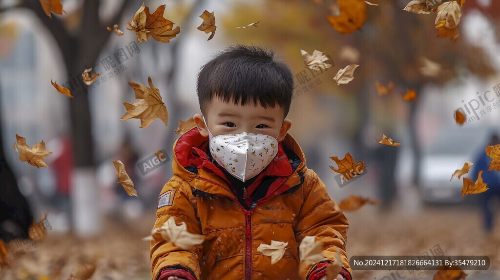 戴口罩的小男孩
