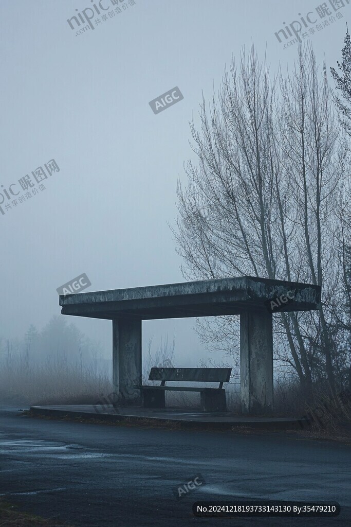 晨雾中的高架桥