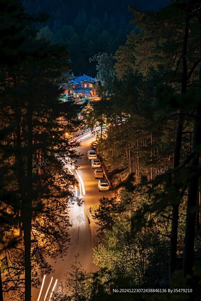 森林小木屋夜景