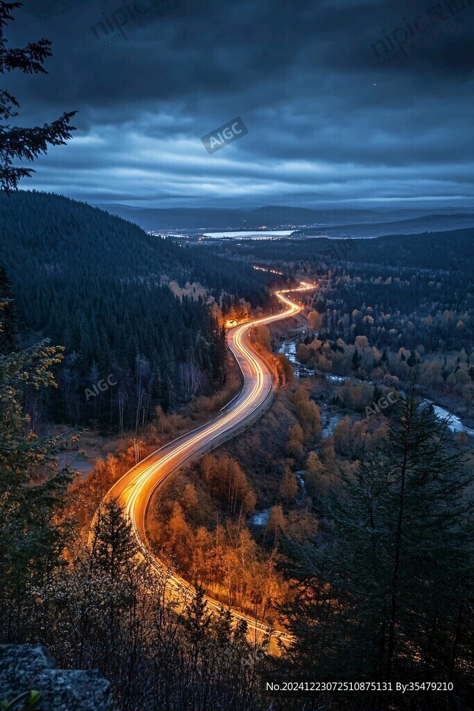 蜿蜒河流山间道路