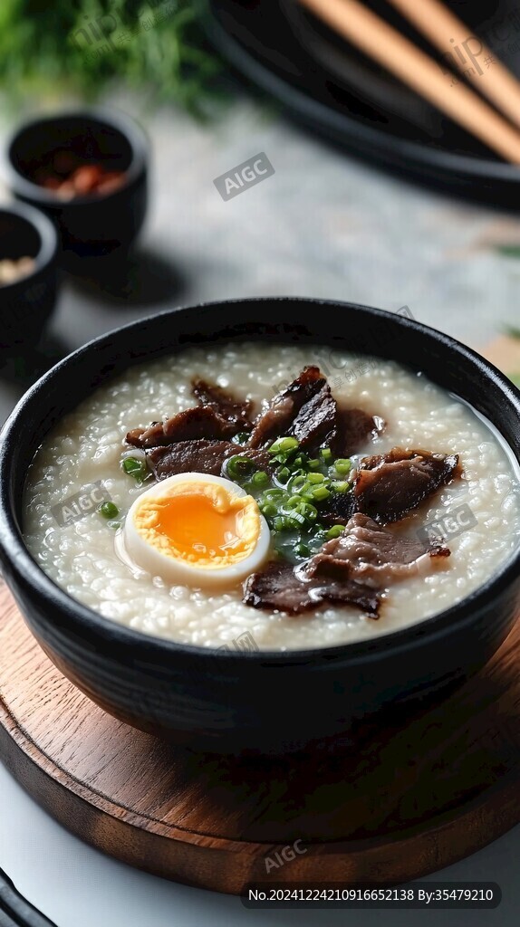 窝蛋生滚牛肉粥