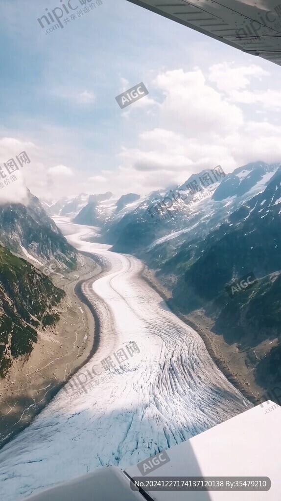 航拍冰川雪山