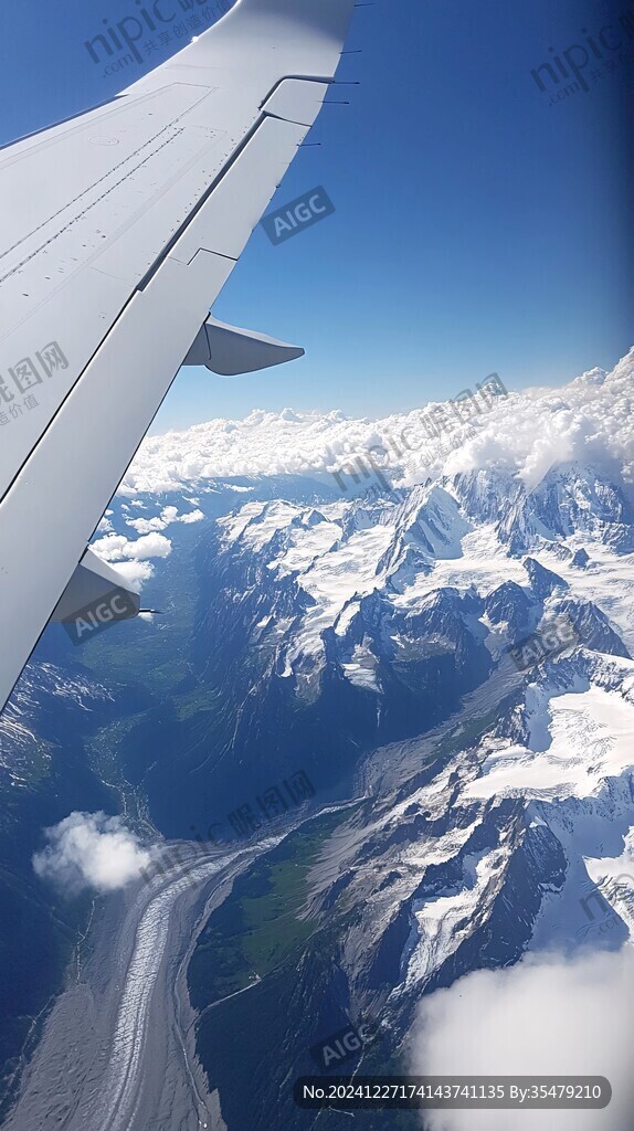 航班上远眺雪山