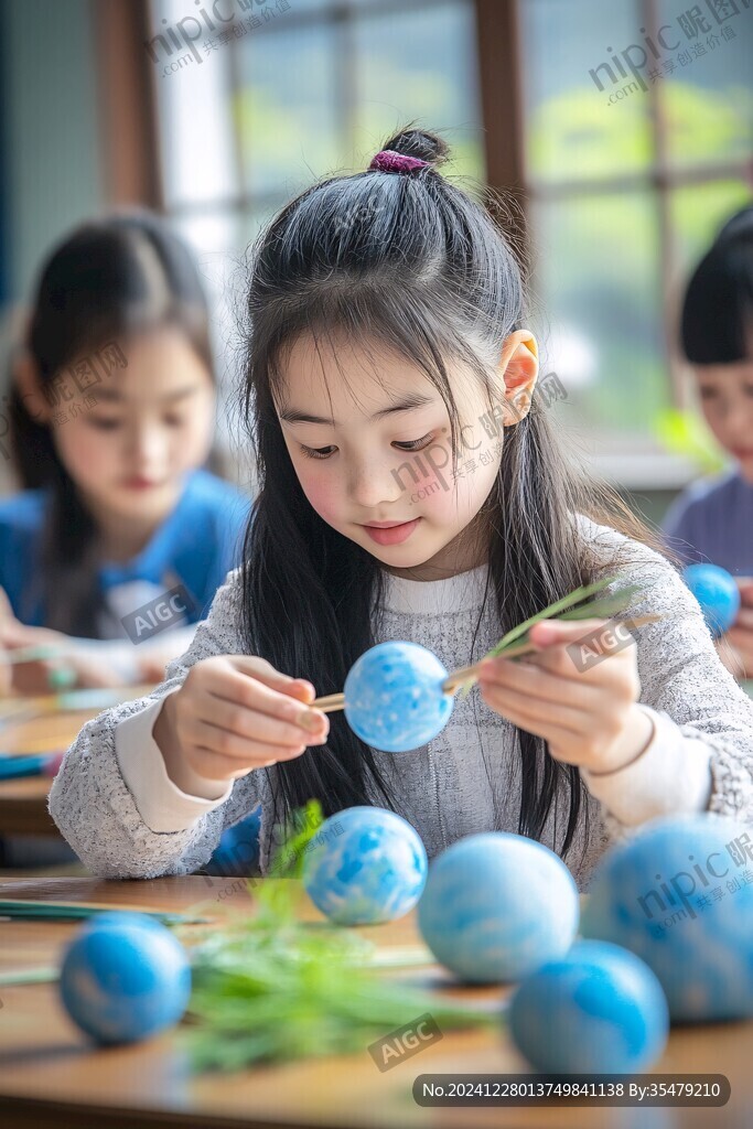 捧青团的女孩