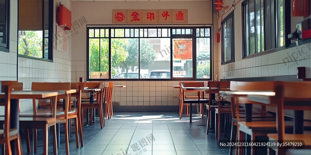大学校园餐厅的窗外
